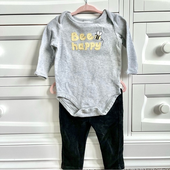 Bundle of 2 | Gymboree + Children’s Place | “Bee Happy” Onesie with Velour Pants - Picture 2 of 9
